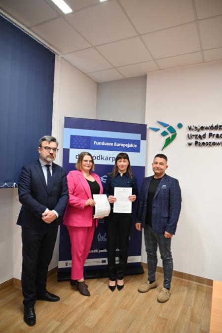 Podpisanie umowy o dofinansowanie Projektu pn. „Wsparcie procesów adaptacyjnych i modernizacyjnych pracowników Powiatowego Urzędu Pracy w Jarosławiu” 