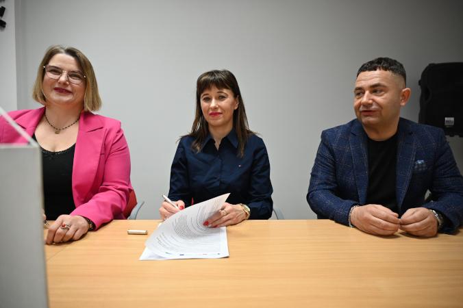 Podpisanie umowy o dofinansowanie Projektu pn. „Wsparcie procesów adaptacyjnych i modernizacyjnych pracowników Powiatowego Urzędu Pracy w Jarosławiu” 